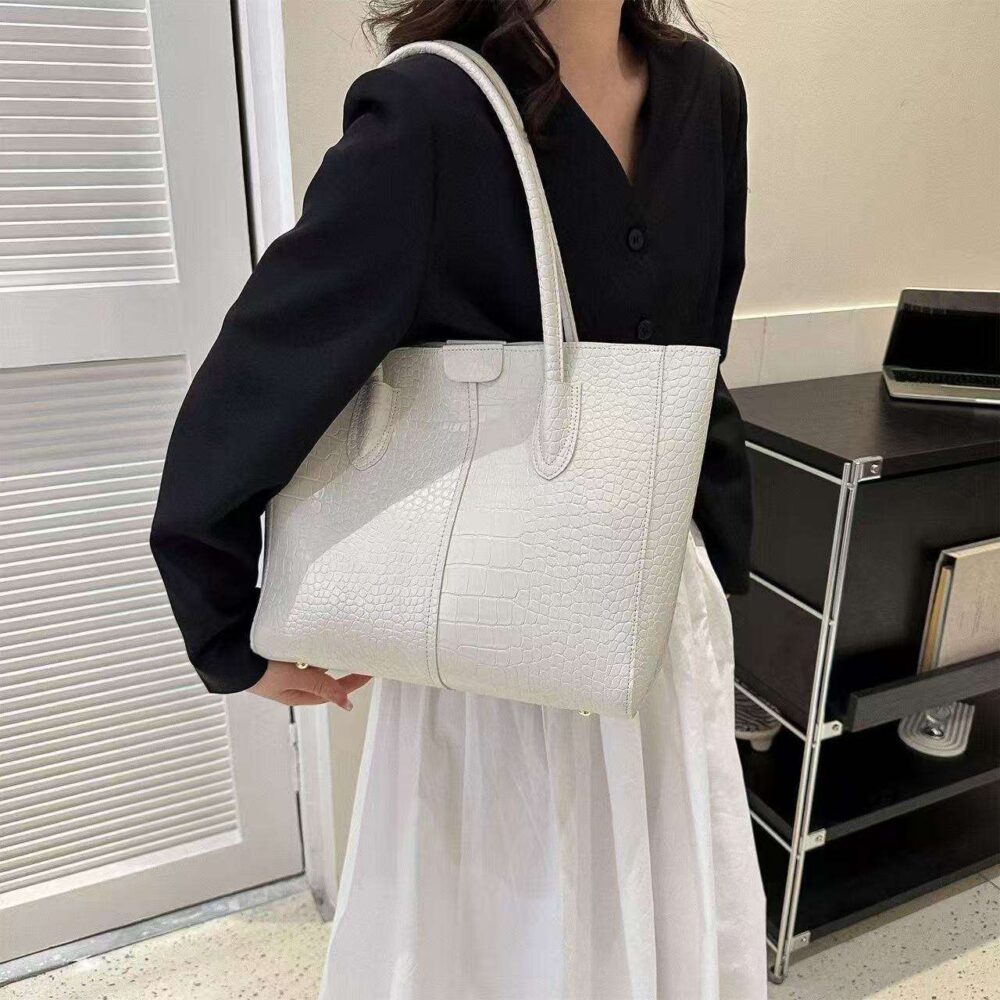 Spring New Large-Capacity Casual Tote Shoulder Bag