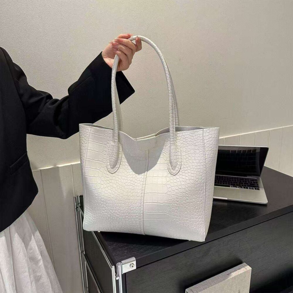 Spring New Large-Capacity Casual Tote Shoulder Bag